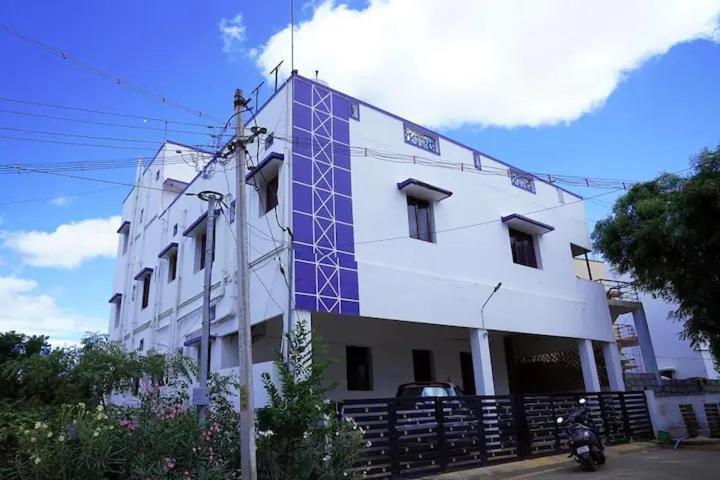 White House- 1Bk Pleasant Apartment With Open Terrace Coimbatore Esterno foto